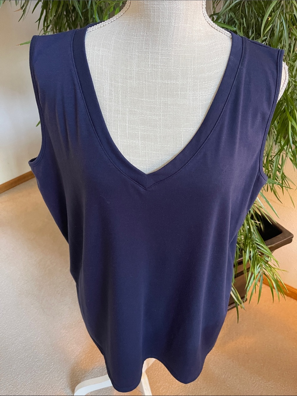Classic V-Neck Sleeveless Tank Top - Navy